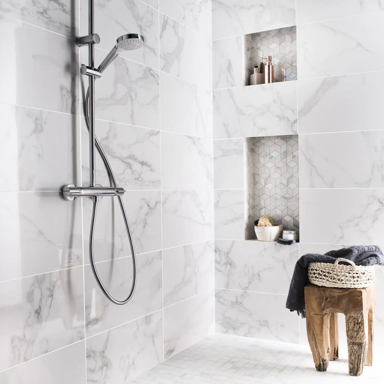 Du marbre dans la salle de bain